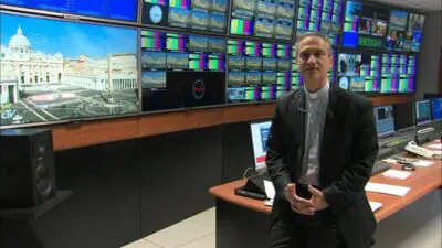 VATICANO, ADDIO ONDE MEDIE