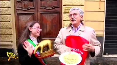 D’ALEMA DÀ IL TAPIRO ALL’INVIATA DI “STRISCIA”: “SIETE ARRIVATI SECONDI, DOPO GILETTI”