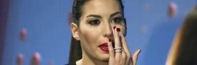ELISABETTA GREGORACI: “IL CANCRO HA STERMINATO LA MIA FAMIGLIA”
