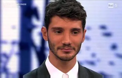 STEFANO DE MARTINO: «BASTA INSULTARE BELÉN» STEFANO DE MARTINO: «BASTA INSULTARE BELÉN»