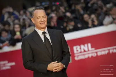 Tom Hanks a Che Tempo che Fa: «Una medaglia da Trump? Forse vuole mettermi qualcos’altro attorno al collo»