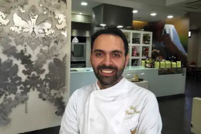 PIETRO PARISI, IL CUOCO ANTICAMORRA CHE HA PERSO 130 KG: “ORA SOGNO LA TERRA DEI CUOCHI”