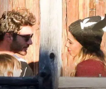 TENERO INCONTRO TRA BELEN E STEFANO DE MARTINO IN MONTAGNA