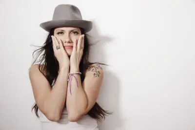 Elisa: «Non sono una cantante da museo, tanti duetti per cambiare» Elisa: «Non sono una cantante da museo, tanti duetti per cambiare»