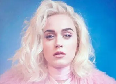 KATY PERRY È TORNATA: IL NUOVO SINGOLO È “CHAINED TO THE RHYTHM”