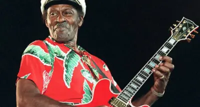MORTO CHUCK BERRY, IL PADRE DEL ROCK AND ROLL. DA MICK JAGGER A BRUCE SPRINGSTEEN, IL MONDO DELLA MUSICA PIANGE