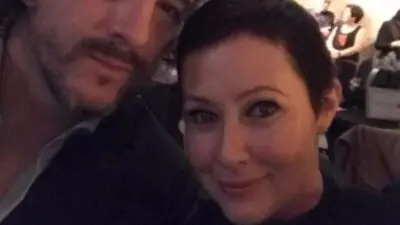 SHANNEN DOHERTY: NUOVO LOOK, NERO CORVINO, PER LA SUA NUOVA VITA