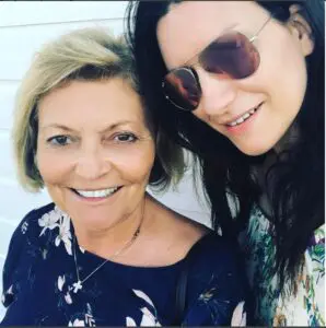 LAURA PAUSINI, LA MAMMA È SEMPRE LA MAMMA LAURA PAUSINI, LA MAMMA È SEMPRE LA MAMMA