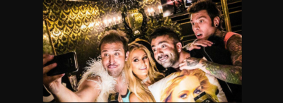 Fedez e J-Ax, nel video di ‘Senza pagare’ anche Paris Hilton