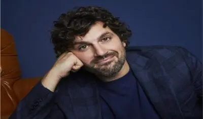 “Frank Matano: il comico come rimedio alla vergogna dell’adolescenza”