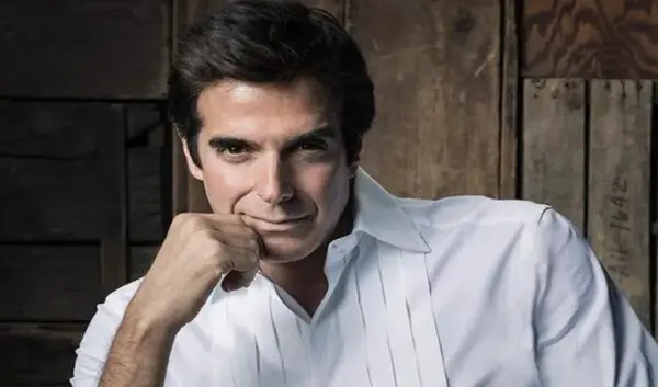 David Copperfield accusato di molestie sessuali: sedici le donne che hanno sporto denuncia David Copperfield accusato di molestie sessuali: sedici le donne che hanno sporto denuncia