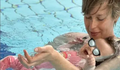 “Federica Pellegrini condivide un tenero tuffo in piscina con la sua piccola Matilde” “Federica Pellegrini condivide un tenero tuffo in piscina con la sua piccola Matilde”