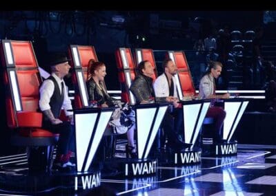 THE VOICE, DENNIS FANTINA FUORI: “HAI CANTATO LA CANZONE SBAGLIATA”. E LUI SU FACEBOOK: “IL BRANO NON L’HO SCELTO IO”