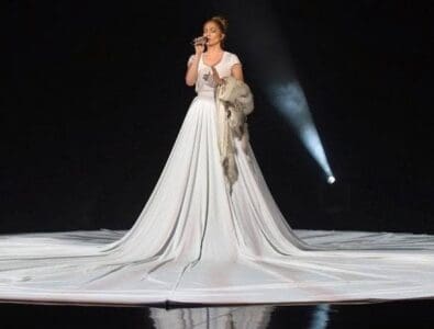 jennifer-lopez-feel-the-light-idol