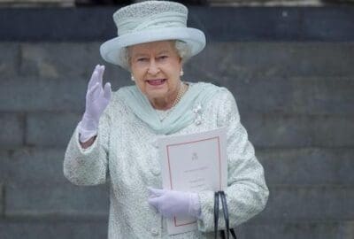 La regina Elisabetta cerca un nuovo chef: ecco quanto guadagnerà