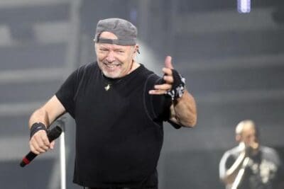 VASCO ROSSI COMPIE 65 ANNI, UNA LEGGENDA DEL ROCK TRA RECORD E PROVOCAZIONI VASCO ROSSI COMPIE 65 ANNI, UNA LEGGENDA DEL ROCK TRA RECORD E PROVOCAZIONI
