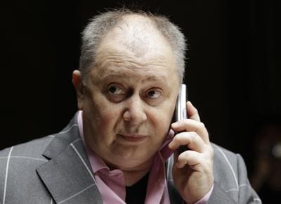 Lele Mora: “Ho visto Padre Pio al buio della cella”