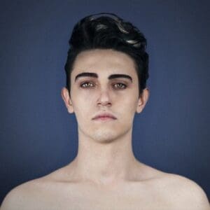 MICHELE BRAVI: «MI SONO INNAMORATO. DI UN RAGAZZO»