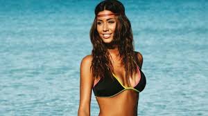 Federica Nargi hot in bikini e intimo: lady Matri ora è anche disegnatrice