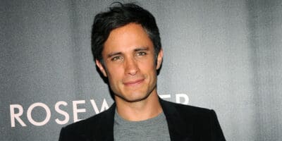 GAEL GARCIA BERNAL, IL CINEMA E LA POLITICA: “L’ODIO CREATO DA DONALD TRUMP VERSO I MIGRANTI È PURO FASCISMO”