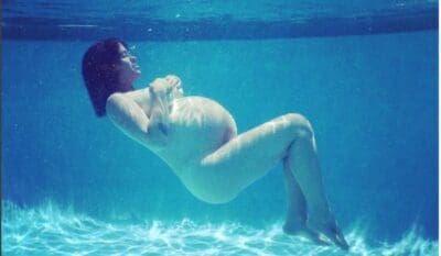 ALANIS MORISSETTE, PANCIONE SOTT’ACQUA