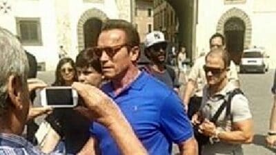 CINEMA: SCHWARZENEGGER TURISTA A PISA
