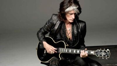 PAURA PER JOE PERRY: IL CHITARRISTA DEGLI AEROSMITH IN CONDIZIONI CRITICHE DOPO UN ARRESTO CARDIACO SUL PALCO