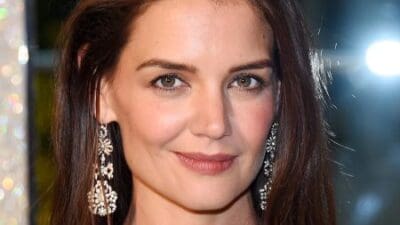 KATIE HOLMES: ’30 MILA EURO AL MESE NON MI BASTANO PIÙ’