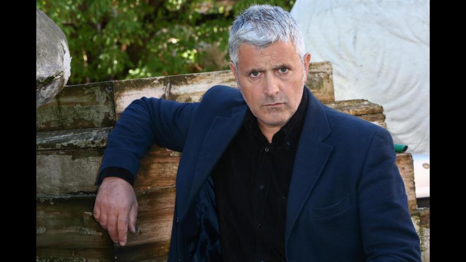 Ascolti tv, convince il debutto di Lucci