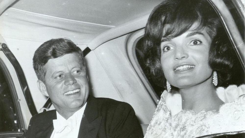 Stasera alle 21:10 su LA7: Atlantide – Storie di Uomini e di Mondi – “John & Jackie: I Kennedy segreti”