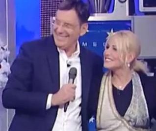Oggi, in tv, Fabrizio Frizzi ha fatto gli auguri più belli ad Antonella Clerici