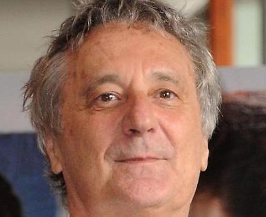 Stasera non perdete “Dottor Divano” di Gianni Fantoni. Ci sarà Enzo Iacchetti
