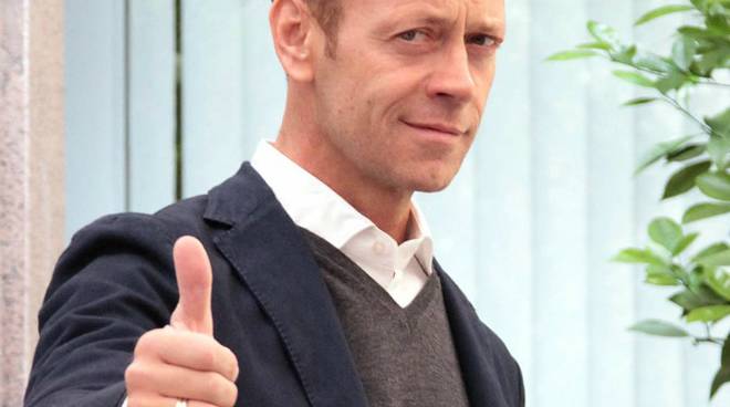 Rocco Siffredi difende Lapo Elkann: “Una miriade di politici e Vip va a…”