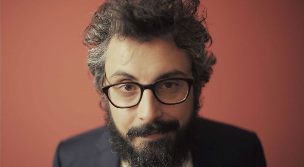 Stasera, alle 23.05 su Rai3, ci sarà il debutto televisivo di Brunori Sas Stasera, alle 23.05 su Rai3, ci sarà il debutto televisivo di Brunori Sas