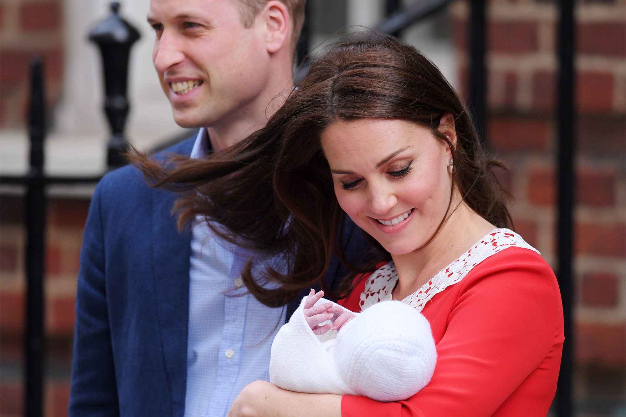 Kate Middleton, anche col terzo royal baby “copia” lo stile di Lady Diana