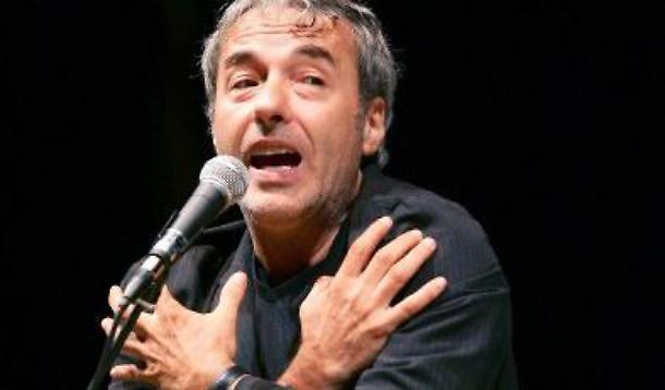 Stasera torna il Dottor Divano, di Gianni Fantoni. Ci sarà, come guest star, David Riondino Stasera torna il Dottor Divano, di Gianni Fantoni. Ci sarà, come guest star, David Riondino