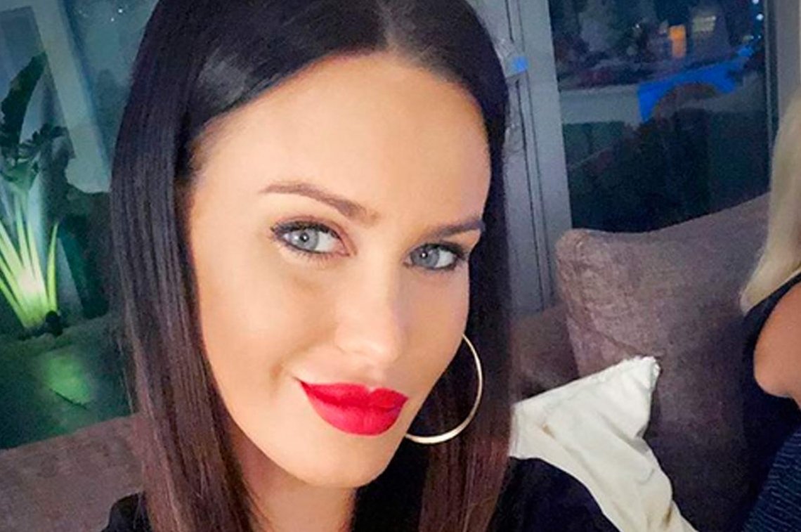 Mauro Zarate: la moglie ci riprova con il nudo su Instagram Mauro Zarate: la moglie ci riprova con il nudo su Instagram