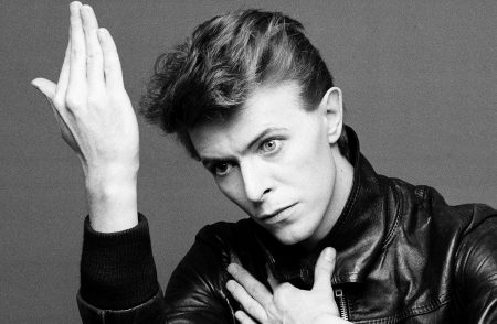 David Bowie, dipinto finito in discarica venduto all’asta per 108 mila dollari David Bowie, dipinto finito in discarica venduto all’asta per 108 mila dollari
