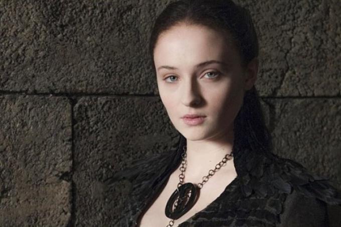 Il Trono di Spade: “il branco sopravvive”, tatuaggio spoiler di Sophie Turner?