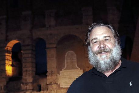 Russell Crowe terrà un concerto a Taranto Russell Crowe terrà un concerto a Taranto