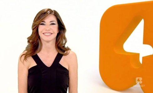 Emanuela Folliero, dopo 28 anni lʼultimo annuncio dello storico volto di Rete 4