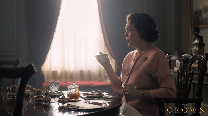 The Crown, nella terza stagione ecco chi sarà la “nuova” Regina Elisabetta The Crown, nella terza stagione ecco chi sarà la “nuova” Regina Elisabetta