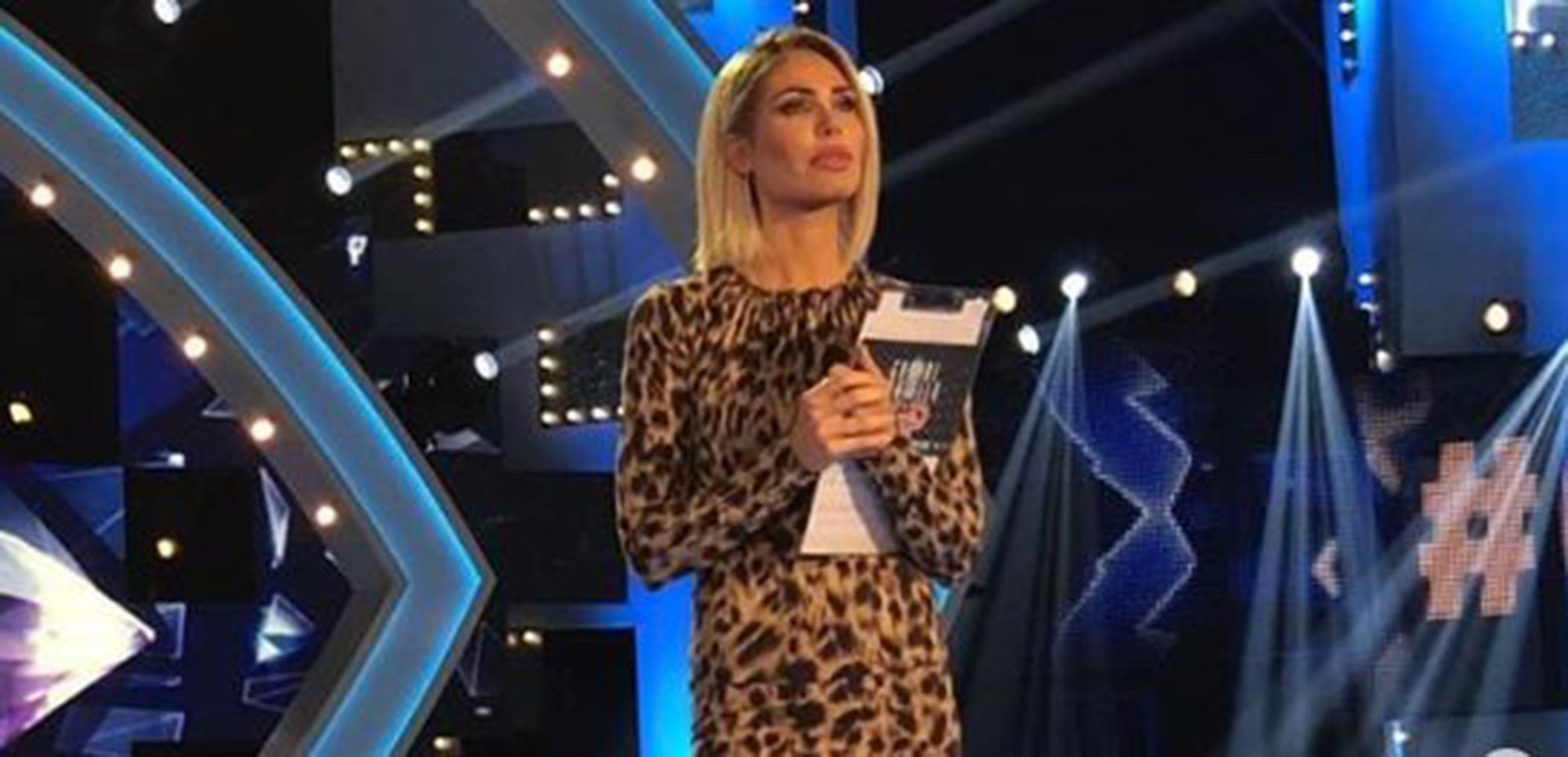 Ilary Blasi, il look al GF Vip che scatena l’ironia sui social
