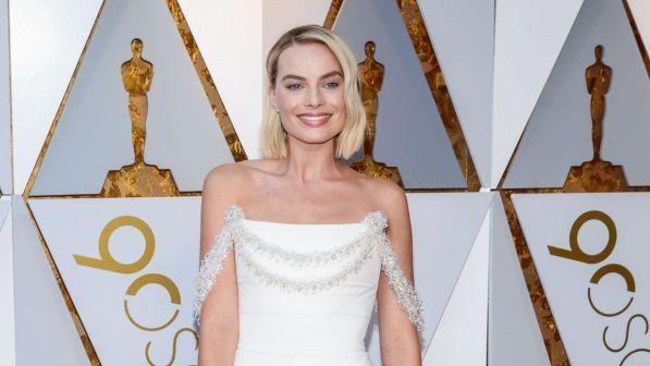 Margot Robbie nei panni di Barbie nel film live-action sullʼiconica bambola Margot Robbie nei panni di Barbie nel film live-action sullʼiconica bambola