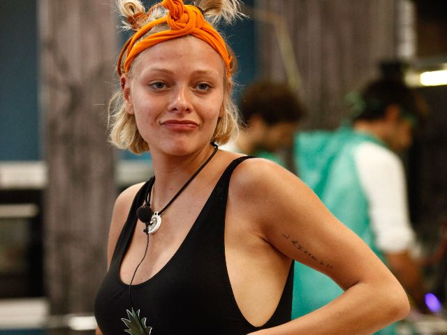 Giulia Provvedi: “La mia vittoria è vedere Silvia in finale al GfVip” Giulia Provvedi: “La mia vittoria è vedere Silvia in finale al GfVip”