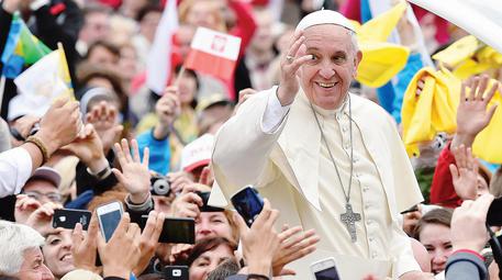 Intimi e universali, I grandi Papi in tv