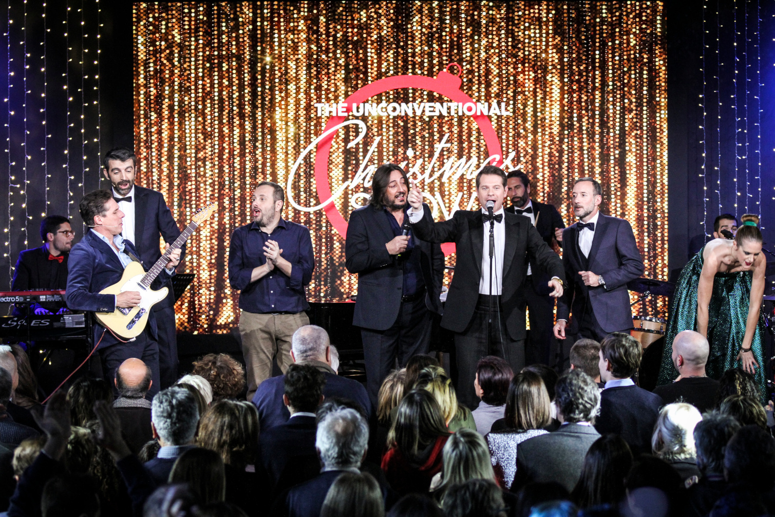 Zelig Tv: un Natale di risate, canzoni e giochi con “The Unconventional Christmas Show Live in Zelig”