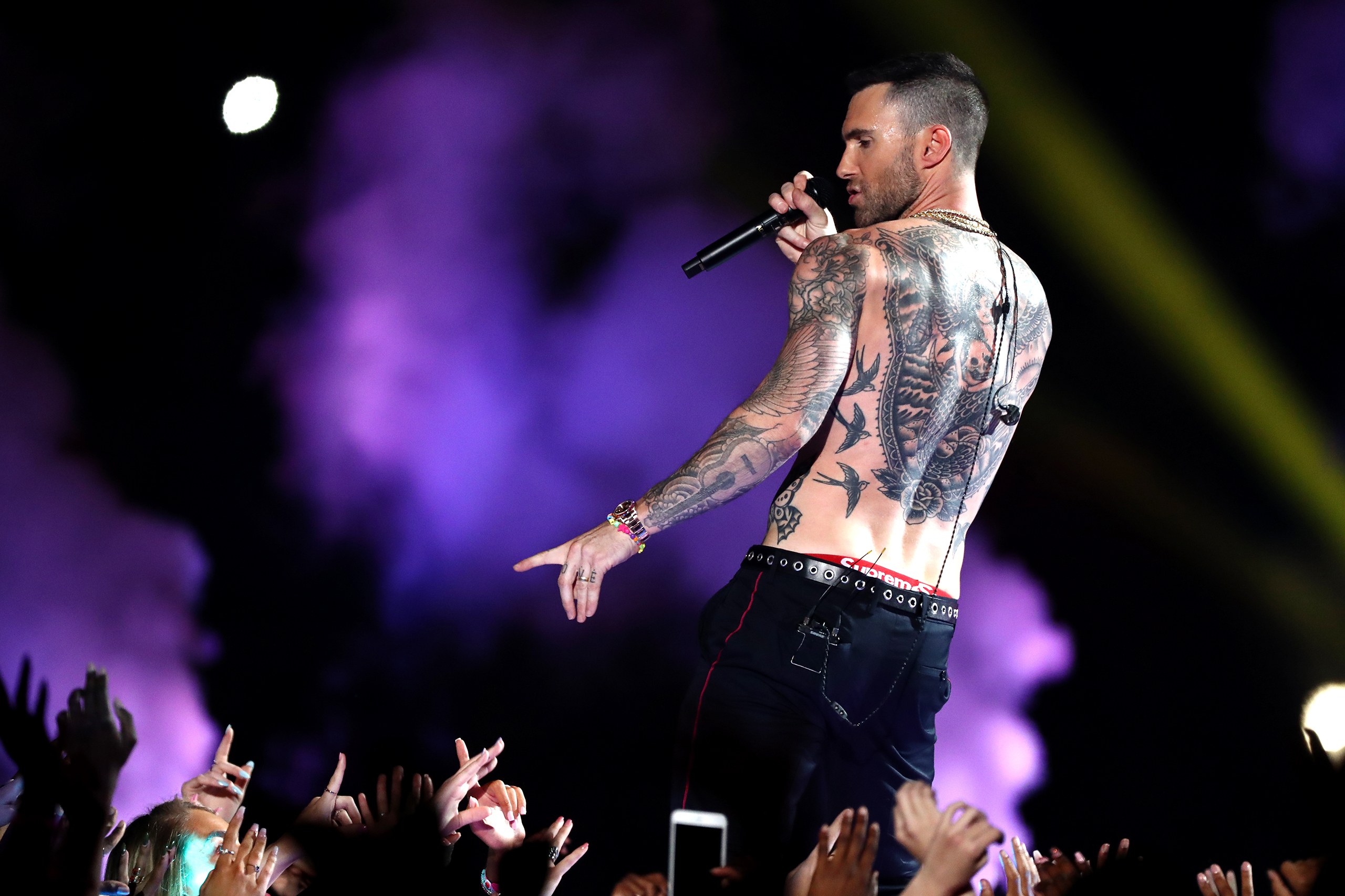 Maroon 5, live in streaming puntando solo su musica e canzoni