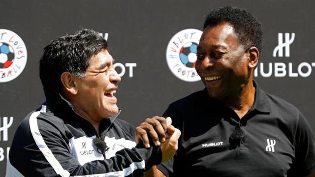 Maradona e Pelè: c’eravamo tanto odiati. Ma anche no. Ora si vogliono bene