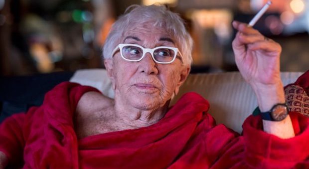 Lina Wertmüller: «Sul set quando serviva menavo. A De Crescenzo morsi un dito»